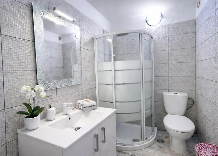 Oasis - Large Pool & Relax